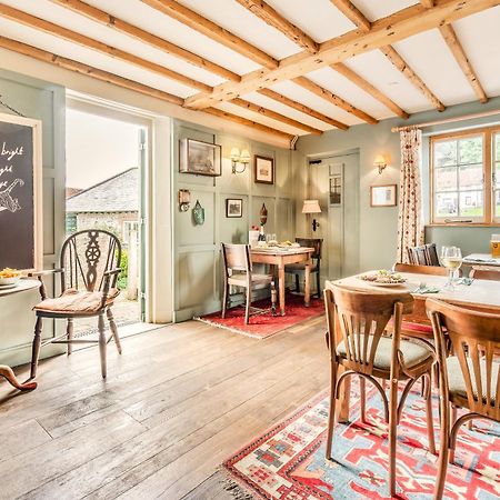 Tiger Inn - Grace Eastdean Екстериор снимка