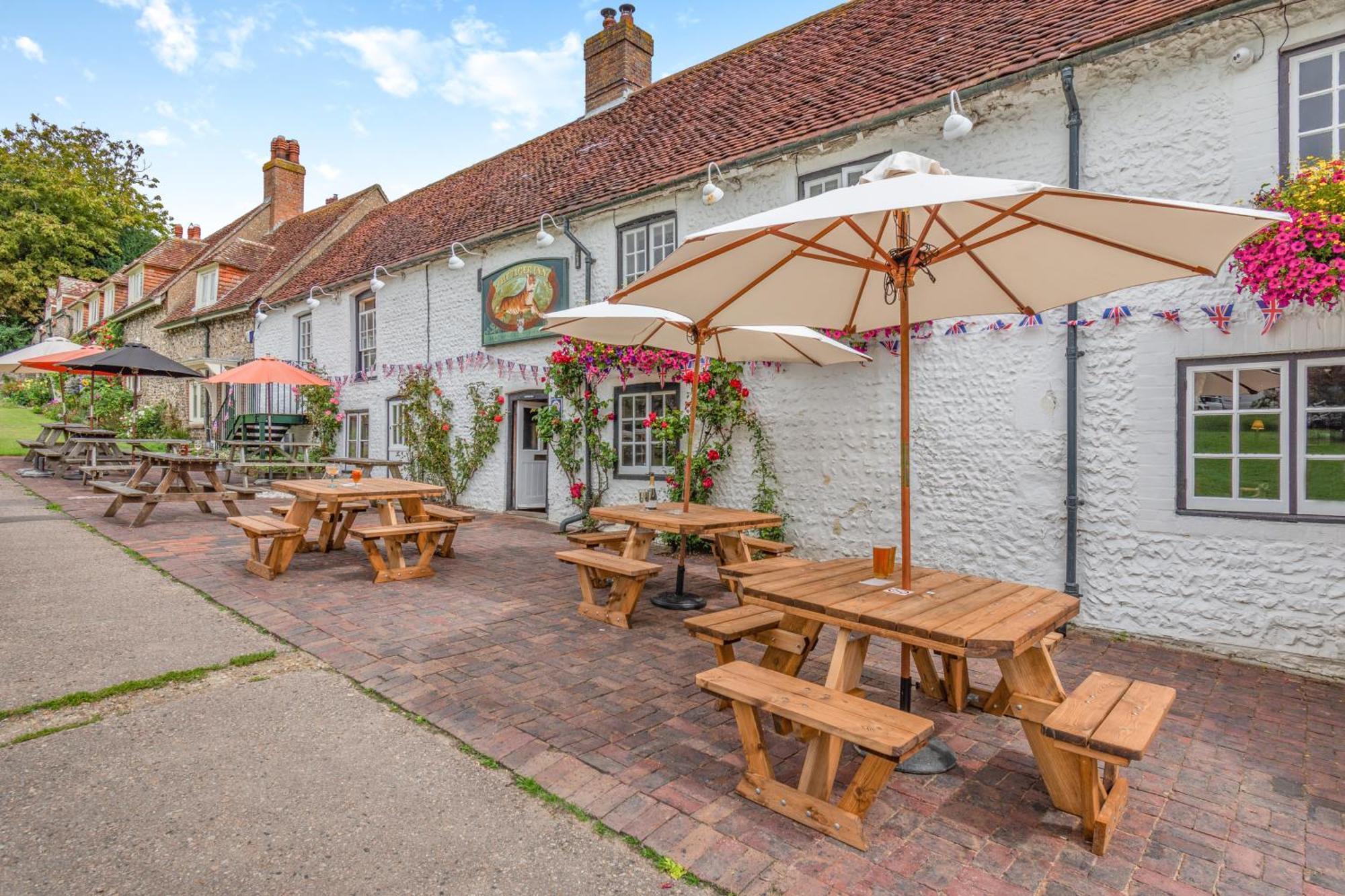 Tiger Inn - Grace Eastdean Екстериор снимка